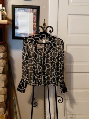 bebe Black & White Sheer Abstract Print Button-Down Sheer Shirt